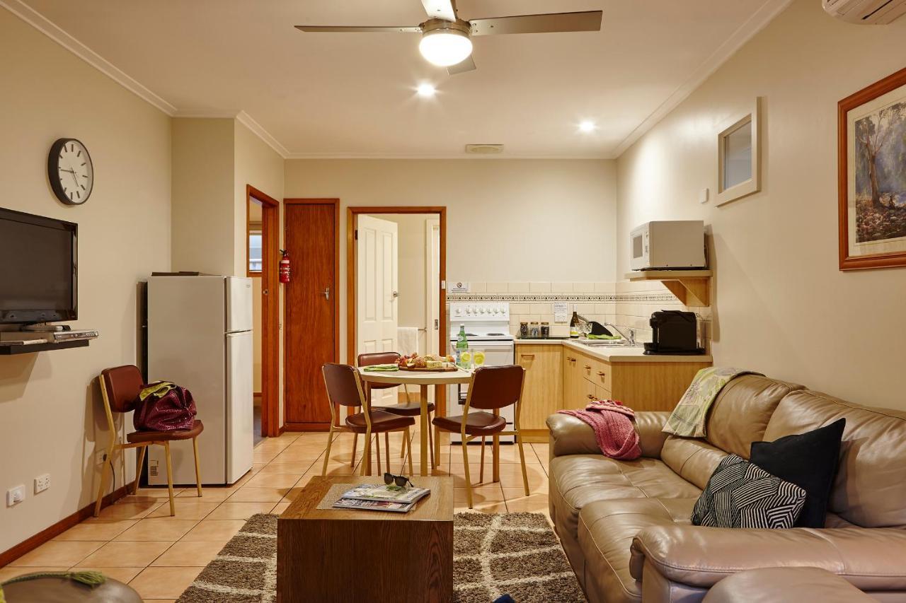 Goldfield Holiday Units Bright Exterior photo